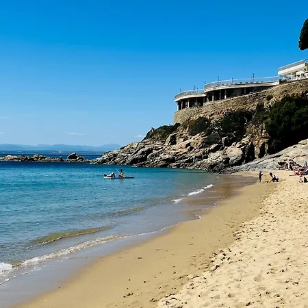 Almadrava Dream: Costa Brava Apartment *